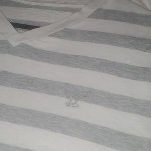 American Wagle Vneck